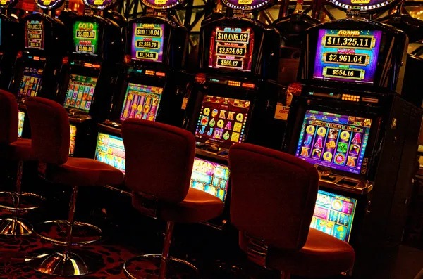 Hacksaw Gaming slot title displayed on mutubet mobile screen with bonus feature active